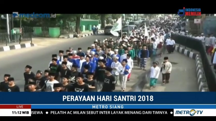 Ribuan Santri di Purwakarta Ikuti Jalan Santai Sarungan