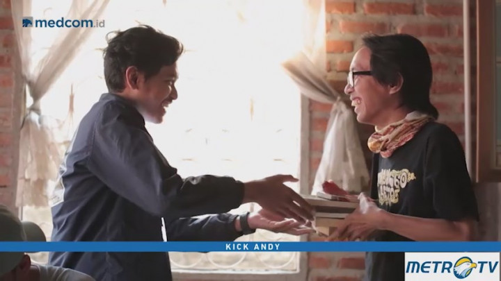 Berbagi Buku Bersama Komunitas Lemari Buku-Buku