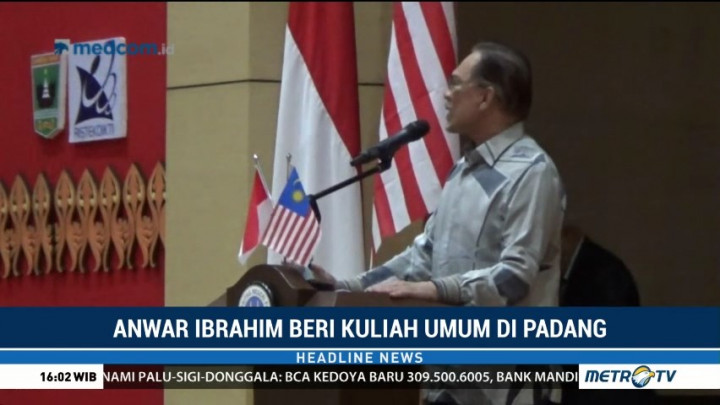 Anwar Ibrahim Beri Kuliah Umum di Padang