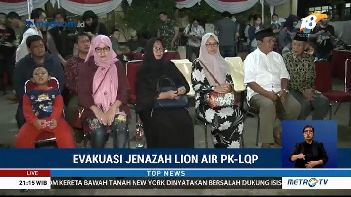 Keluarga Menanti Upacara Serah Terima Jenazah Korban Lion Air