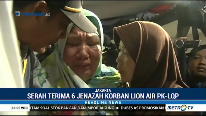 Isak Tangis Keluarga Saat Serah Terima Jenazah Korban Lion Air