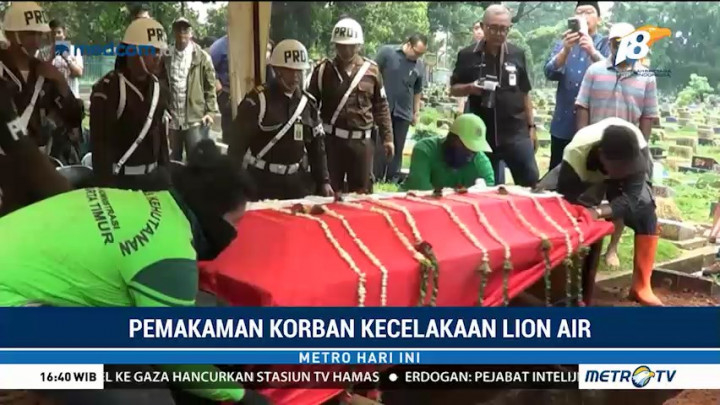 Jenazah Shandy Johan Korban Lion Air Dimakamkan di TPU Kebon Nanas