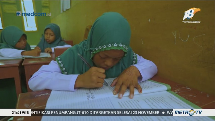 Menulis Mimpi di Atas Ombak (2)