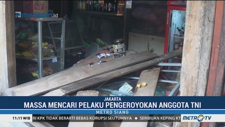 Rumah Terduga Pengeroyok Anggota TNI Diobrak-abrik Sekelompok Orang