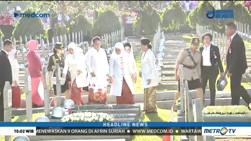 Memperingati Hari Ibu, Ibu Negara Tabur Bunga di Taman Makam Pahlawan Kalibata