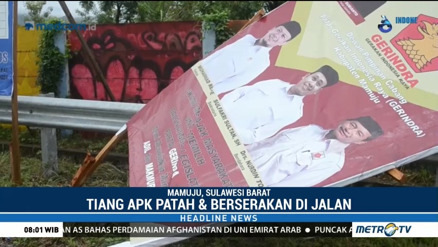 Alat Peraga Kampanye di Kota Mamuju Rusak Diterjang Angin