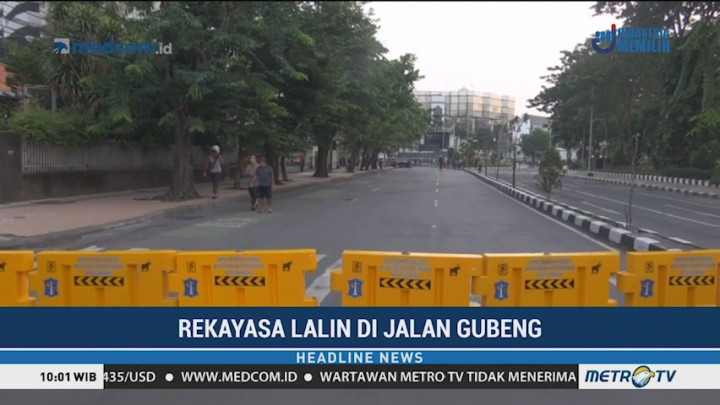 Antisipasi Macet, Petugas Rekayasa Lalin di Jalan Gubeng