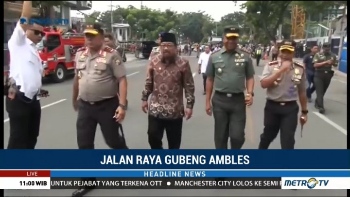 Gubernur Jatim Tinjau Lokasi Jalan Ambles di Surabaya