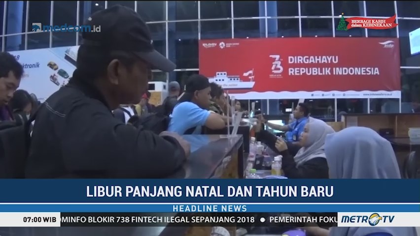 Ribuan Penumpang Pejalan Kaki Padati Pelabuhan Bakauheni