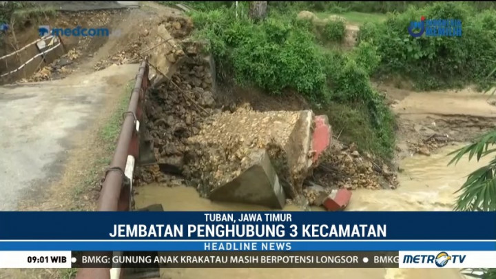 Jembatan Penghubung Tiga Kecamatan di Tuban Ambruk