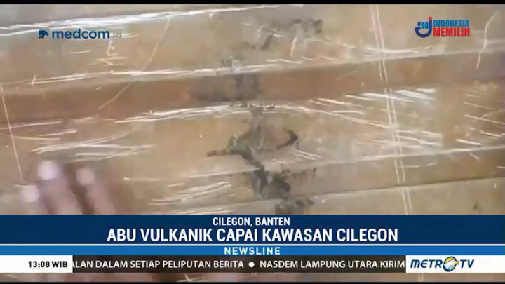 Abu Vulkanik Anak Krakatau Hujani Rumah Warga