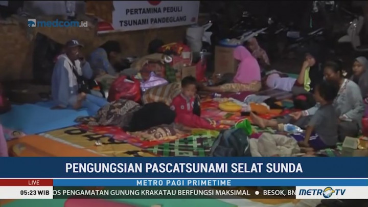 Seribuan Warga Mengungsi di Perum Perhutani di Carita