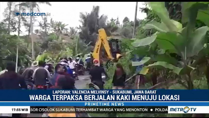 Sulitnya Jalan Menuju Lokasi Longsor Cisolok