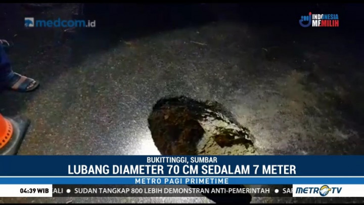 Jalan Penghubung Padang-Bukittinggi Ambles