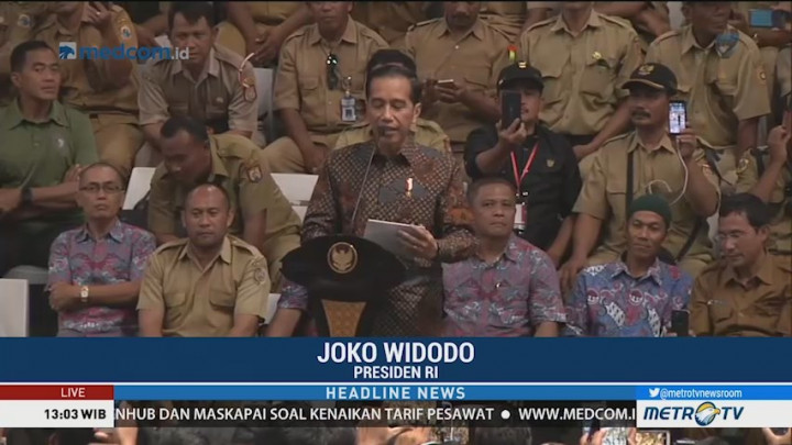Presiden Jokowi Temui Ribuan Perangkat Desa di Istora Senayan