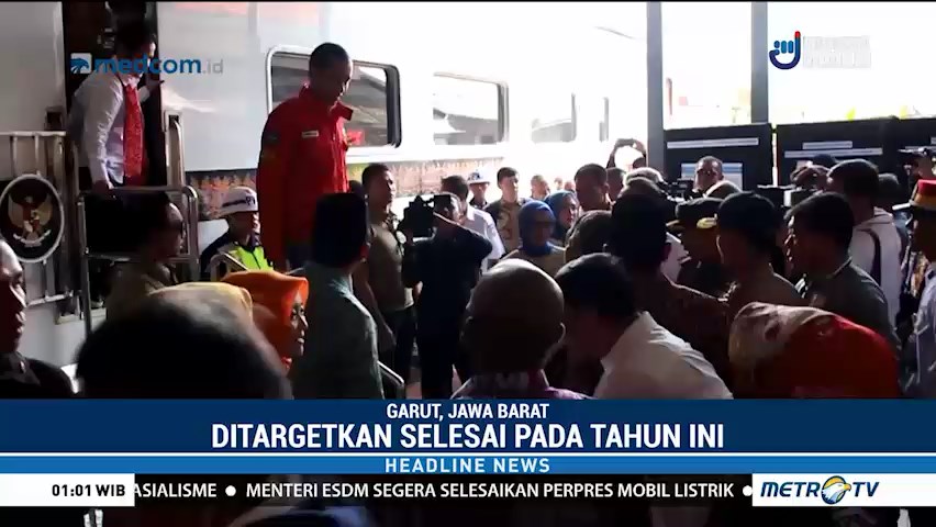 Jokowi Tinjau Proyek Reaktivasi Jalur KA Cibatu-Garut