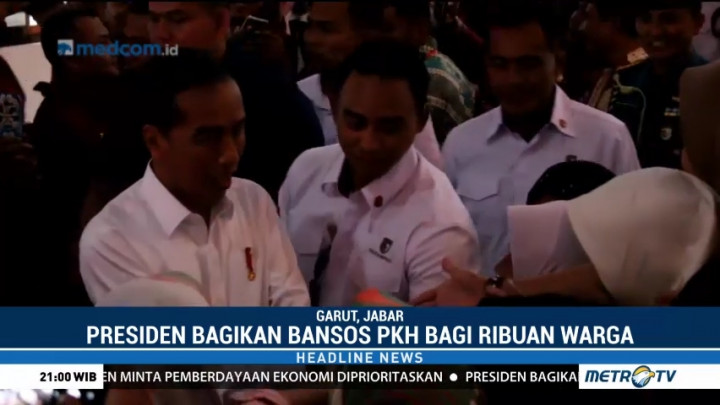 Jokowi Salurkan Langsung Bansos PKH