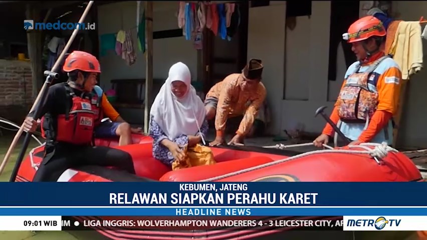 Relawan Siapkan Perahu Karet untuk Evakuasi Korban Banjir Kebumen