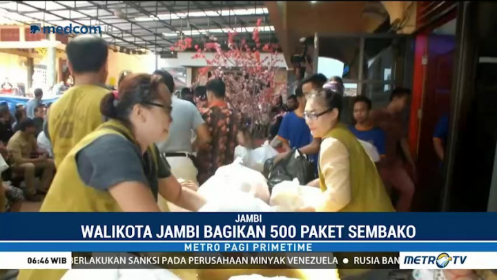 Sambut Imlek, Wali Kota Jambi Berikan Tali Asih Kepada Keluarga Prasejahtera