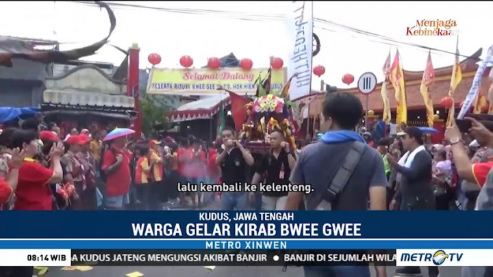 Kirab Bwee Gwee Sambut Imlek di Kudus