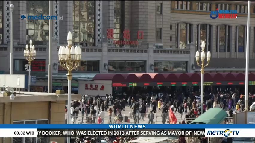 Slowing Economy Hangs Over New Year Holiday