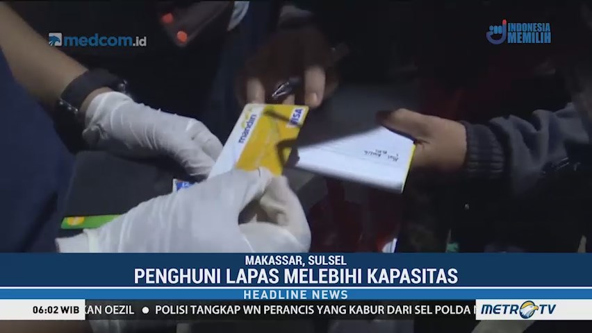 Petugas Sita Uang dan Kartu ATM dari Napi Tipikor di Lapas Makassar