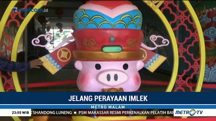 Patung Babi Sambut Pengunjung Kelenteng Kwan Sing Bio