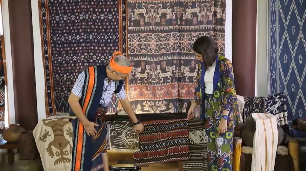 Mengenal Kain Tenun Sumba