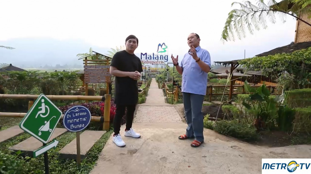 Berkunjung ke Cafe Sawah dan Kebun Apel Malang