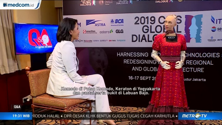 Sophia the Robot Mengidolakan Livi Zheng