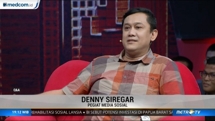 Karena Ini Denny Siregar Hapus Cuitannya Soal Ambulans Berisi Batu