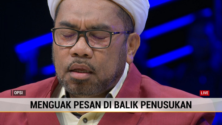 Tetes Air Mata Ali Ngabalin Untuk Wiranto