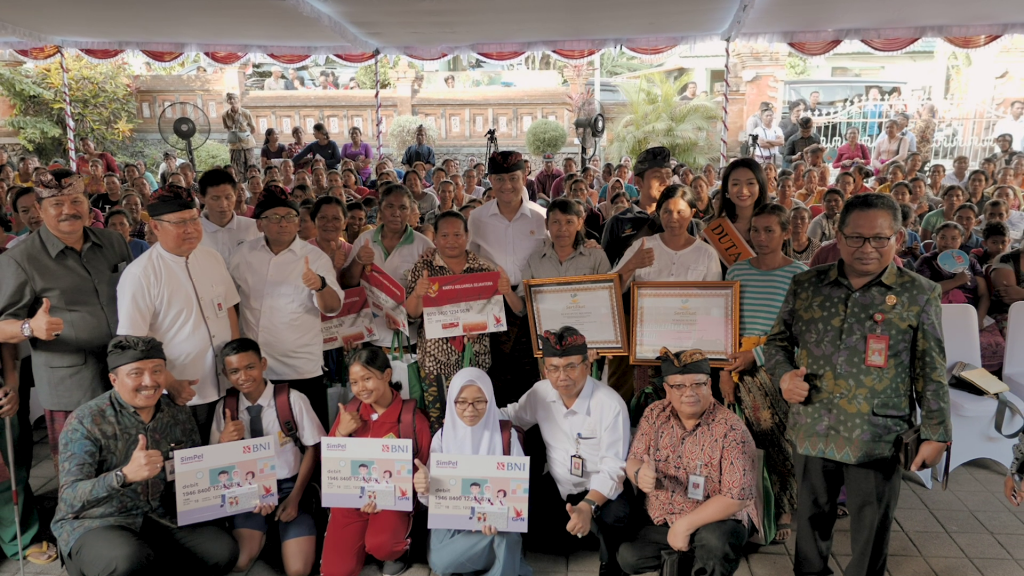 Penyerahan Alat Bantu Aksesibilitas Sensorik Netra, BPNT dan PKH, Tabanan Bali