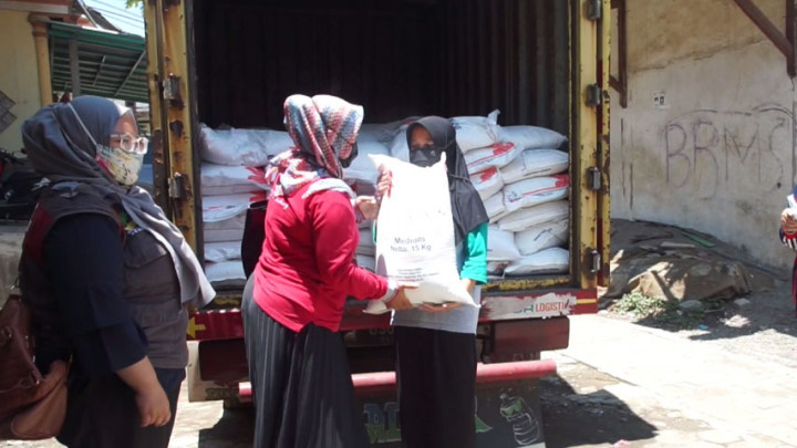 Penerima KPM Bersyukur dengan Adanya Bantuan Sosial Beras