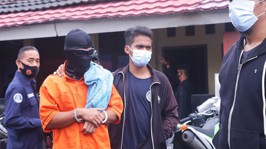 Pengamat Minta Polisi Selidiki 18 Tahun Pelarian Dua DPO Teroris