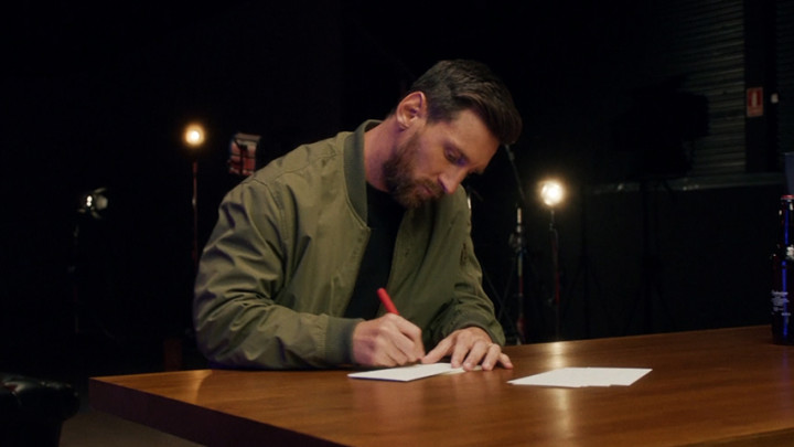 Messi Kirim Hadiah ke Seluruh Penjaga Gawang yang Pernah Dibobolnya