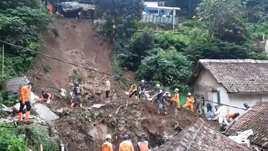 Satu Orang Meninggal Tertimbun Longsor di Lembang