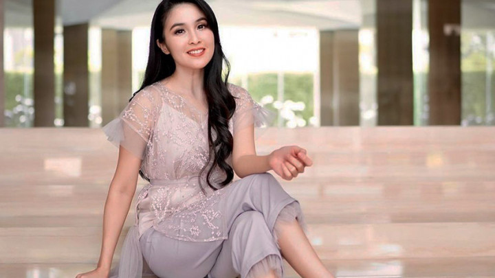 Sandra Dewi Rayakan Natal Tahun Ini dengan Bersyukur
