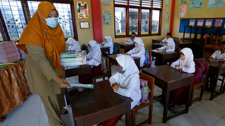 Nadiem Makarim Pastikan Formasi CPNS Guru Tetap Ada