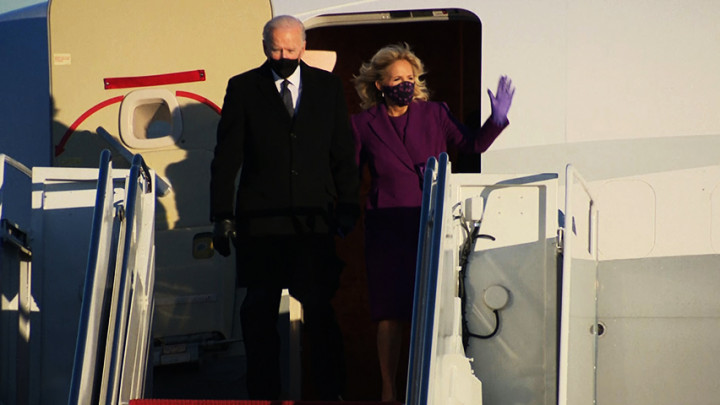 Berbeda dengan Trump, Joe Biden Hadiri Pelantikan dengan Pesawat Sewaan