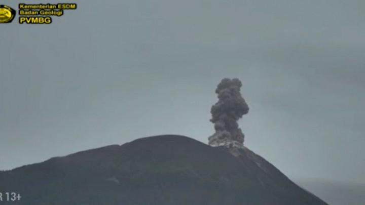 Gunung Berapi Erupsi Dalam Waktu Hampir Bersamaan, Apa yang Harus Dilakukan?
