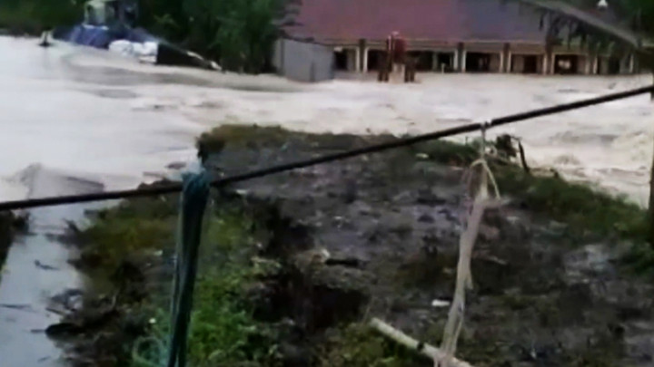 Tanggul Sungai Citarum Jebol, Empat Desa di Bekasi Terendam