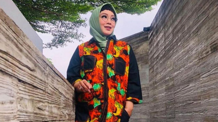 Mengenang Perjalanan Karier Rina Gunawan di Dunia Hiburan