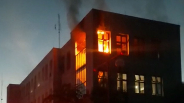 Eks Pegawai Bappeda Bireun Bakar Kantor Bupati