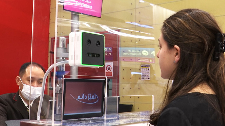 Bandara Internasional Dubai Terapkan Penggunaan Paspor Retina Mata