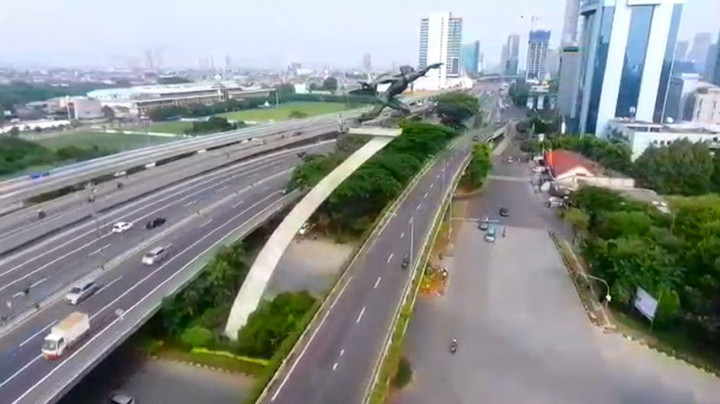 Lima Tips Aman Berkendara Saat Musim Hujan