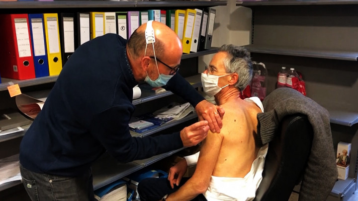 WHO Pastikan Vaksin AstraZeneca Aman, Prancis & Italia Lanjutkan Vaksinasi