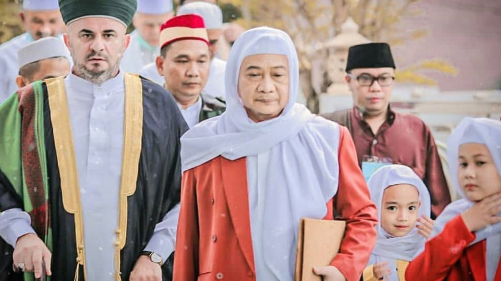 Antusiasme Jamaah Hadiri Pemakaman Abuya Uci Turtusi