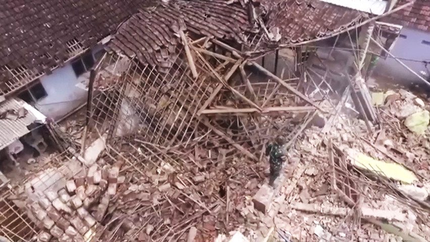 Ribuan Rumah Rusak dan Tiga Orang Meninggal Akibat Gempa di Malang