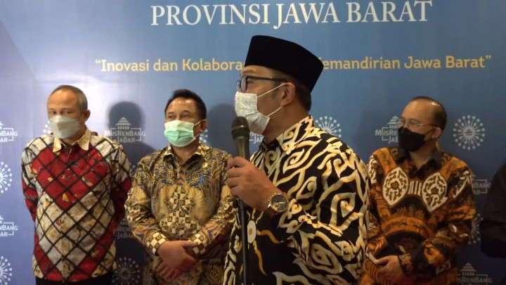 Ridwan Kamil Sebut THR Pekerja Wajib Dibayar 100 Persen